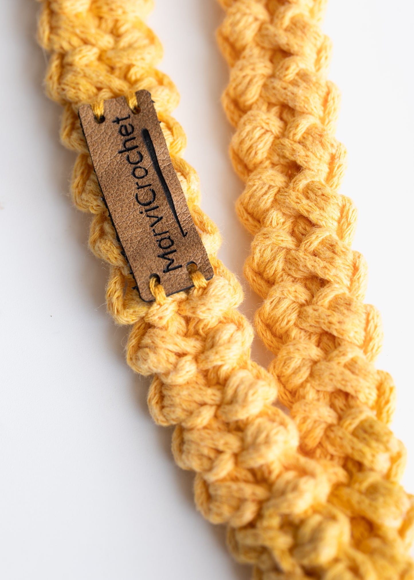 Cuelga móvil de crochet SIRA
