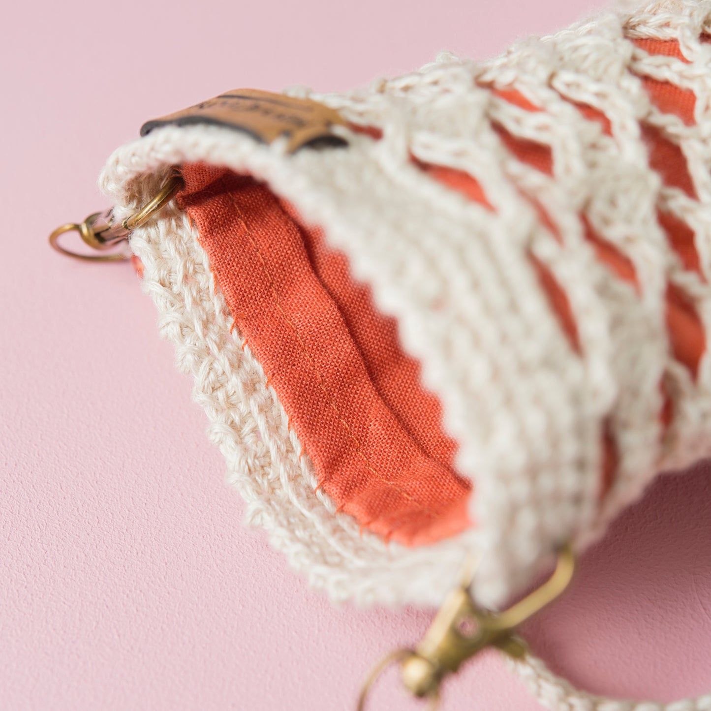 Funda de crochet para móvil ARENA
