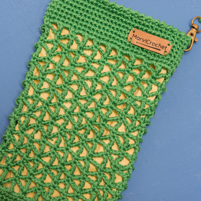 Funda de crochet para móvil TRÉBOL